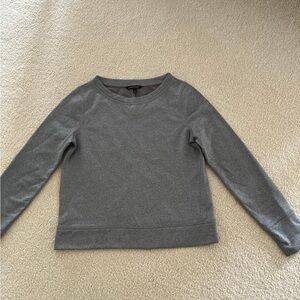 Banana Republic grey sweatshirt minimalist style